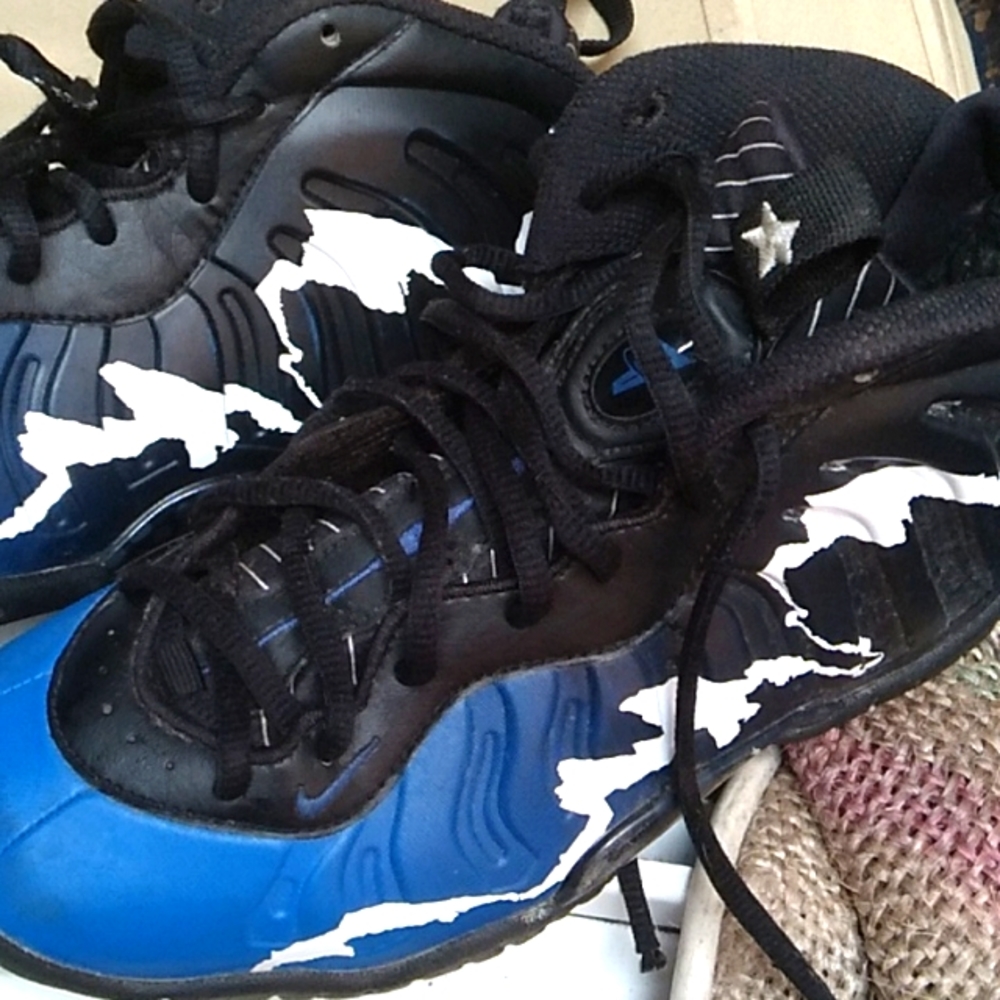 Boys shoes